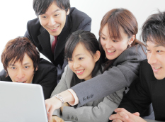 What Is PARTY NAVI?いつもと違うパーティーをしたならおしゃれで高級感のあるレンタルスペースはいかが?レンタルスペースなら、食事も音楽もサプライズ演出も自由に楽しむことができます。いつものお店ではできない、あなただけの素敵なパーティーを演出してください。